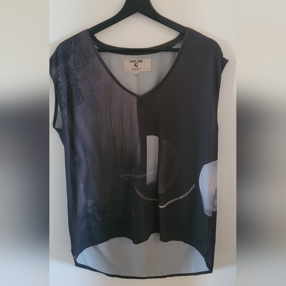 Black and Gray Short Sleeve Top